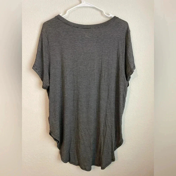 Halogen women’s black and gray short sleeve top size XL - Picture 4 of 5